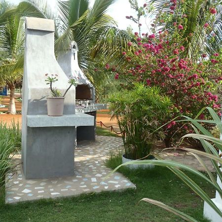 Chez Laurette Morombe Bagian luar foto
