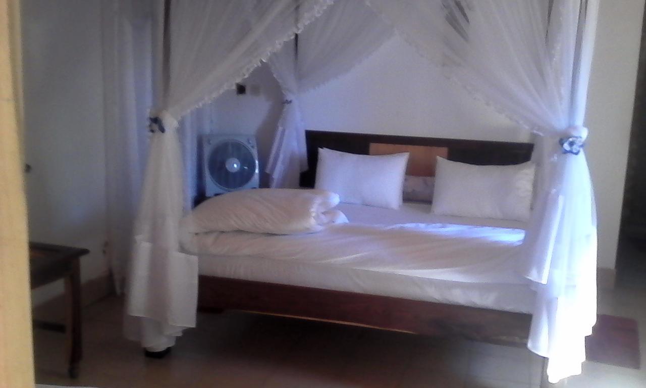 Chez Laurette Morombe Bagian luar foto