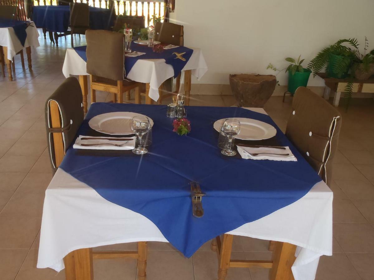 Chez Laurette Morombe Bagian luar foto